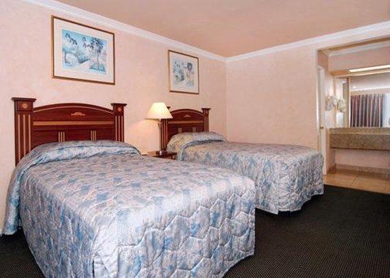 Motel 6 Garden Grove Room photo